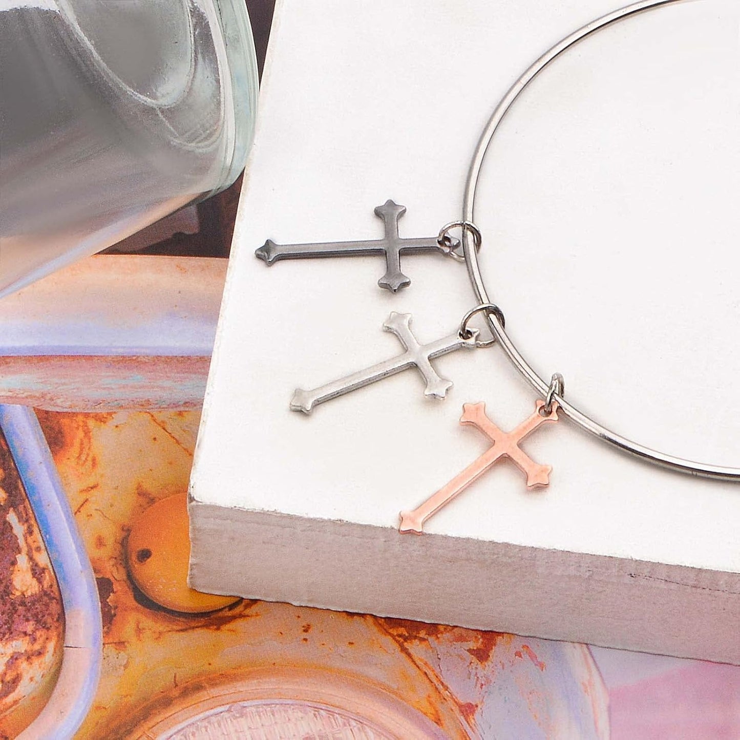 105pcs 7 Colors Small Cross Pendant Charms Alloy Religious Crucifix Cross Dangle Pendants for DIY Necklace Keychains Jewelry Making Handmade Gifts, 23 x 14 mm