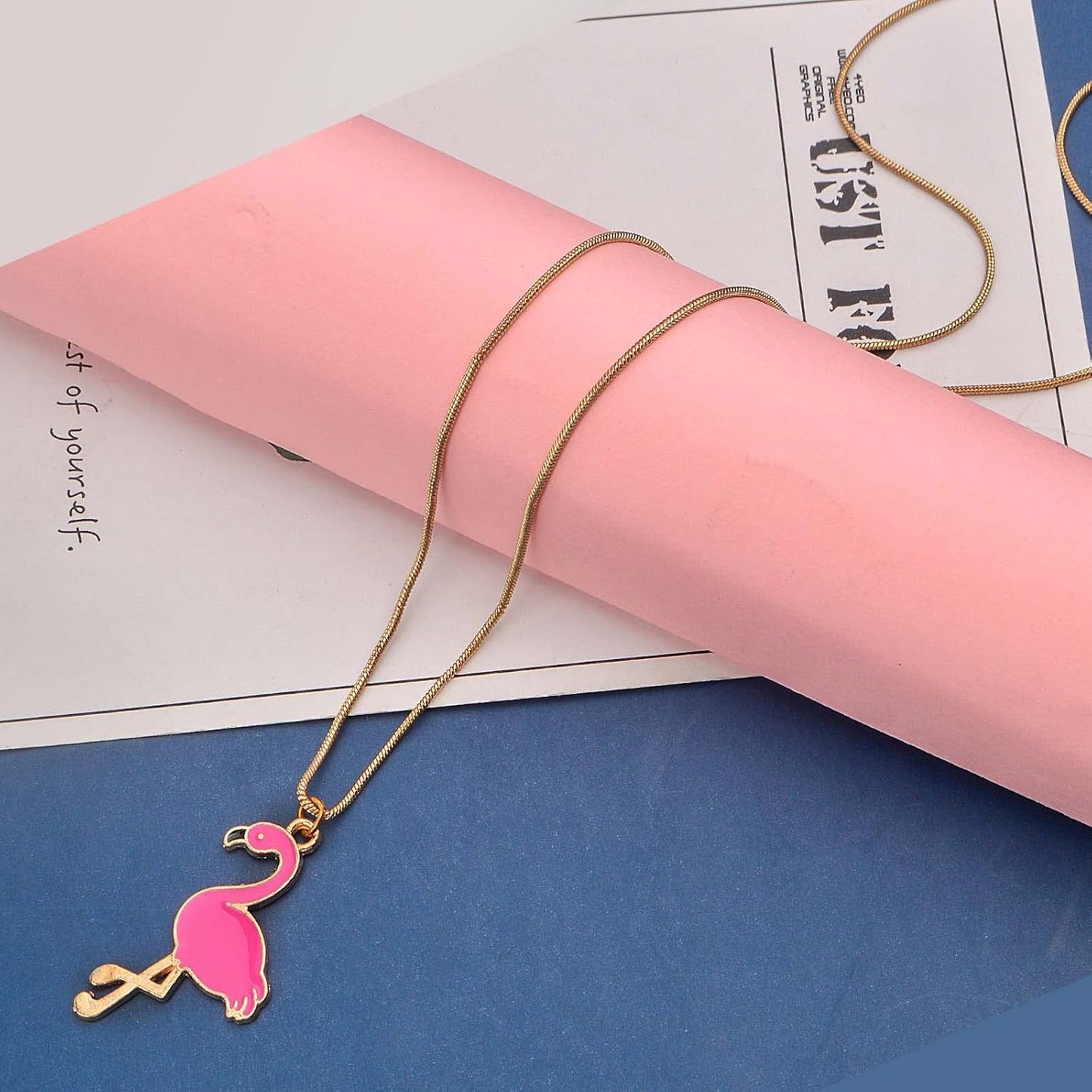 30pcs Enamel Flamingo Charms Alloy Tropical Bird Flamingo Animal Pendants Romantic Dangle Charms for DIY Necklace Earring Jewelry Making Valentine's Day Gifts, 2 Colors