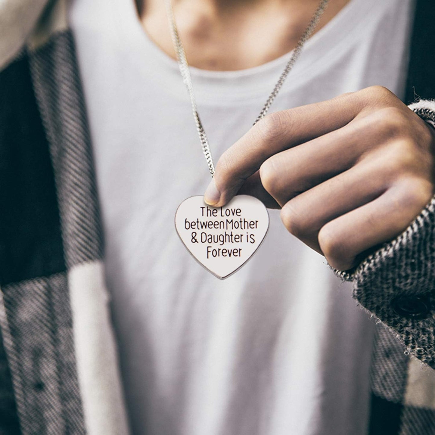 30pcs Heart-shaped Charms with Message 'The Love Between Mother & Daughter is Forever' Crafts Supplies Jewelry Findings for Bracelet Necklace Keychain Pendants